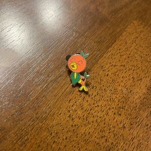 10 DISNEY PIN BUNDLE